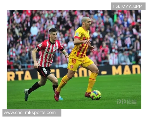 穆尼奥斯回应巴黎转会传闻称为巴萨巴黎皇马曼联效力是梦想