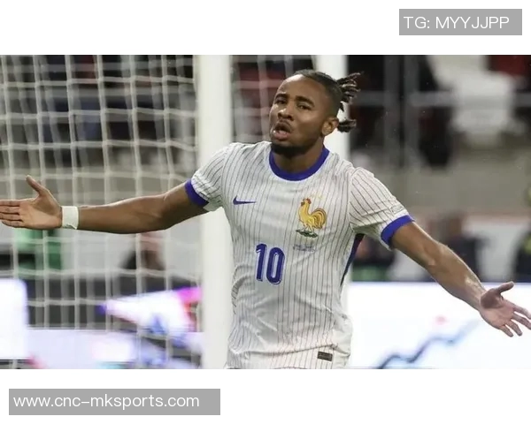 切尔西冬窗有意引进费耶诺德前锋哈迪穆萨报价合适即可离队