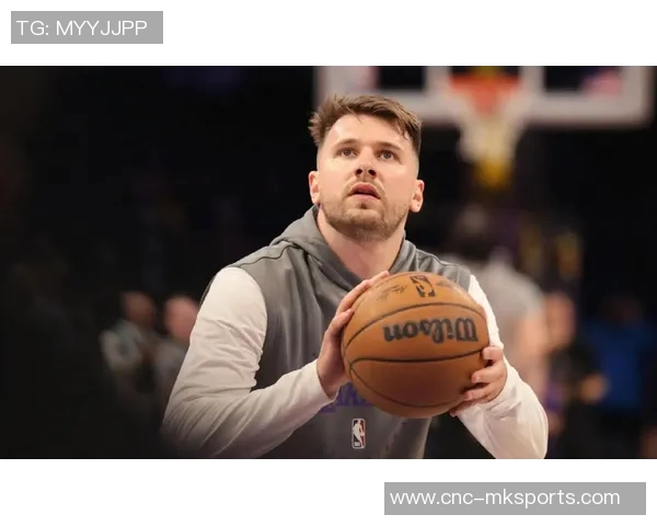 东契奇揭秘无敌三分背后秘密我故意滑倒展现街球风范